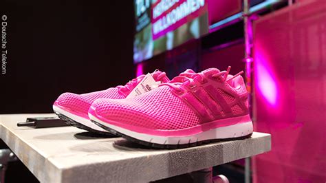 mitarbeiter telekom adidas schuhe|Nun gibt es auch einen magentafarbenen Sneaker von der Telekom.